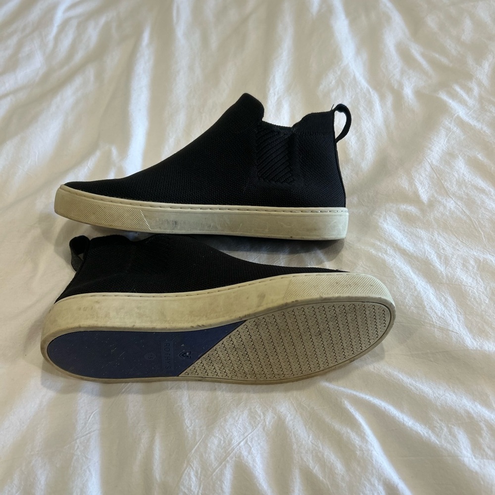 Black Rothy’s ankle booties